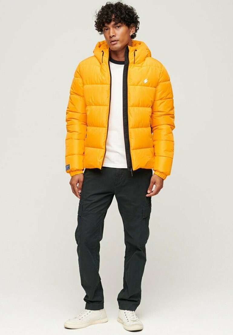 

Куртка Superdry ПУФФЕР, цвет saffron yellow
