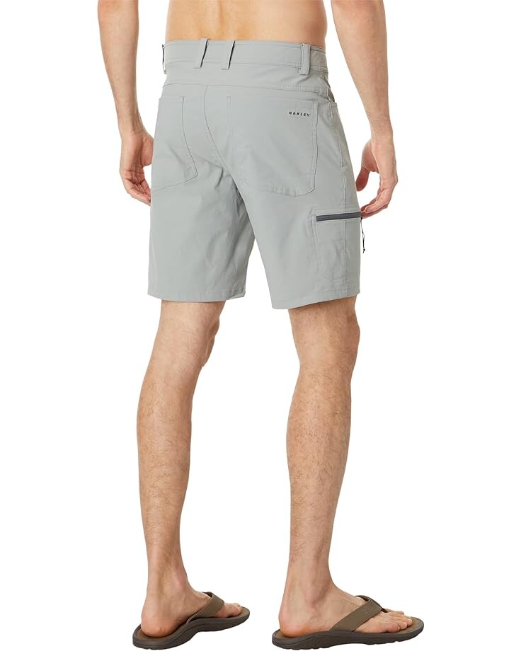 

Шорты Oakley Golf Hybrid Shorts, цвет Neutral Grey