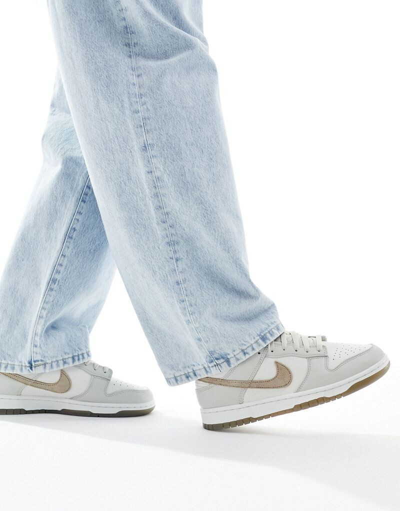 

Кроссовки цвета хаки Nike Dunk Low Retro SE