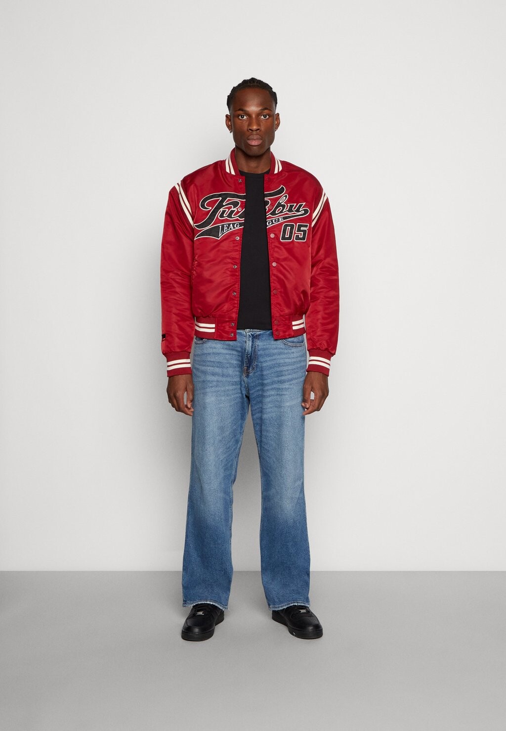 

Куртка-бомбер КУРТКА VARSITY COLLEGE UNISEX FUBU, темно-красный