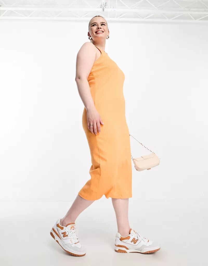 Оранжевое облегающее трикотажное платье миди без рукавов Vero Moda Curve