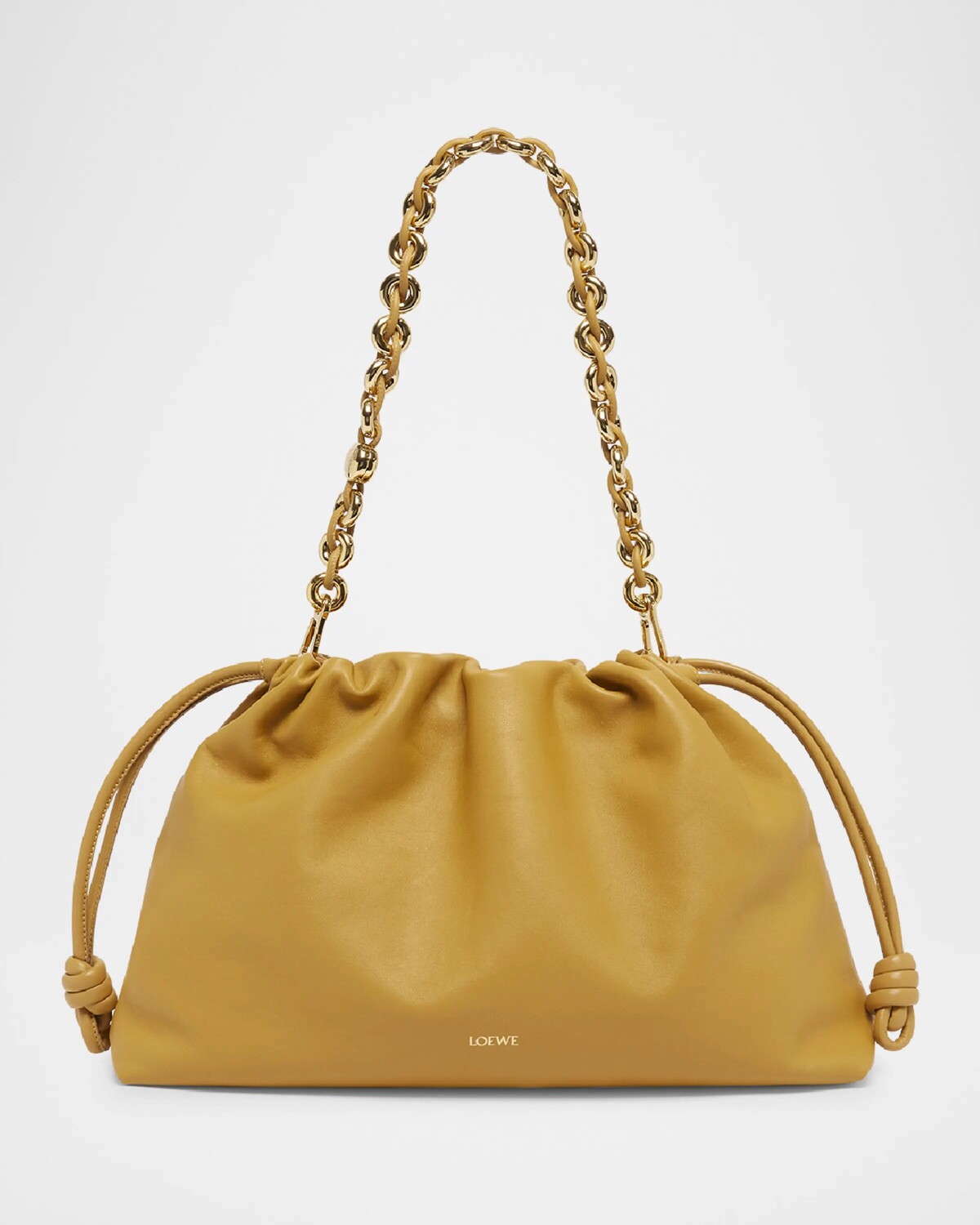 

Большая сумка через плечо Flamenco из кожи ягненка Напа Loewe, цвет Sahara