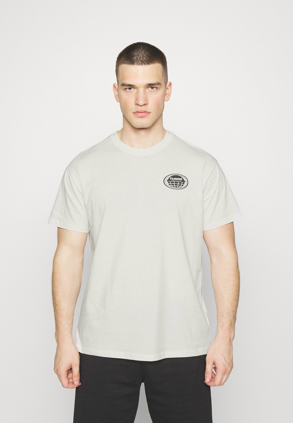 

Футболка Hummel