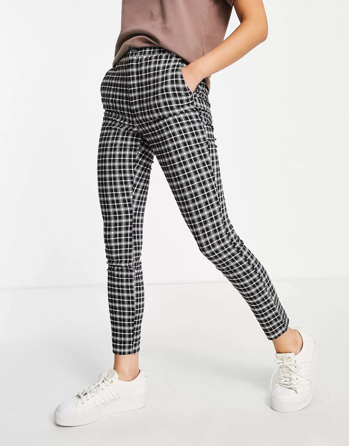 

Брюки Hollister в черную клетку