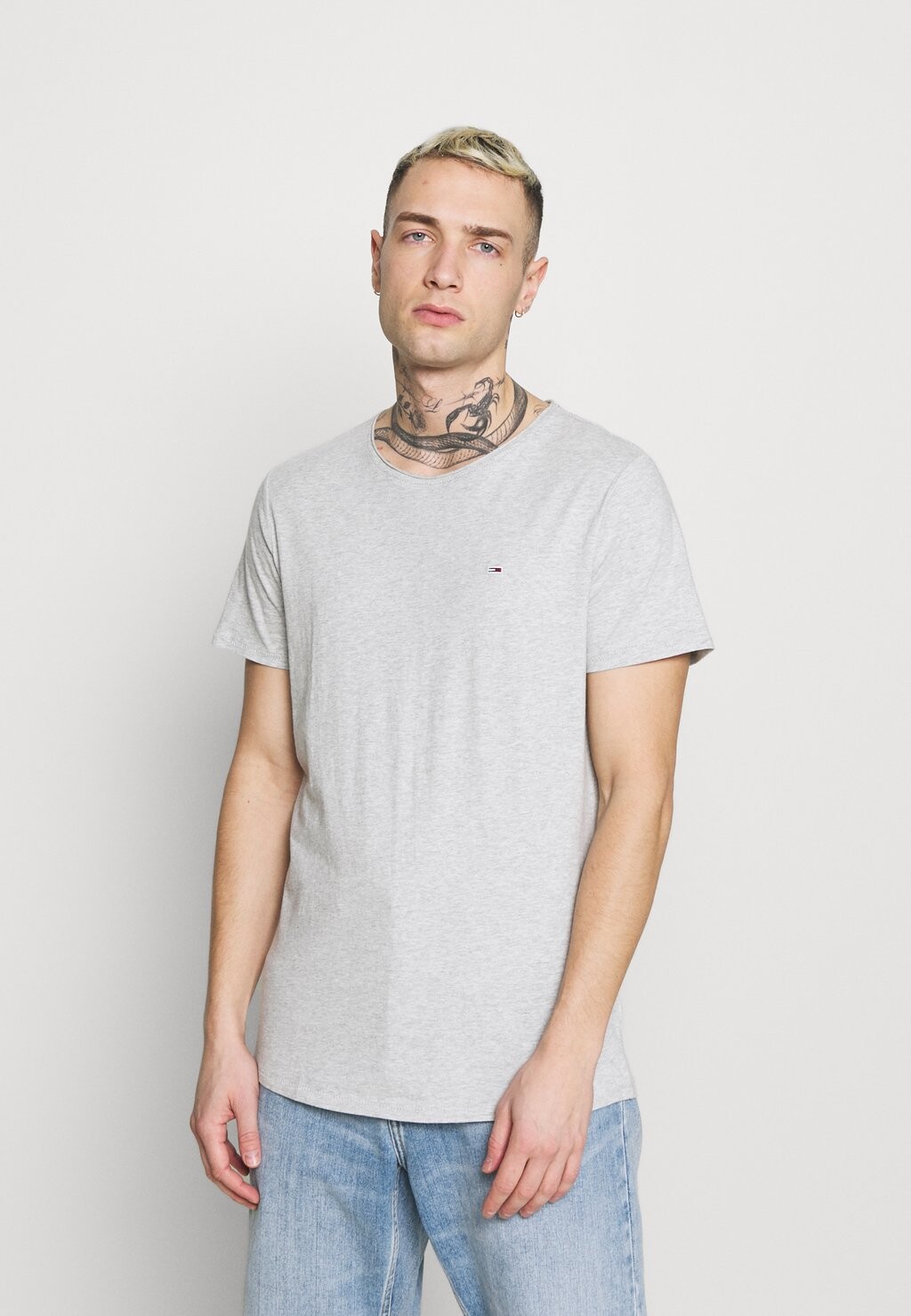 

Базовая футболка SLIM JASPE NECK Tommy Jeans, серый