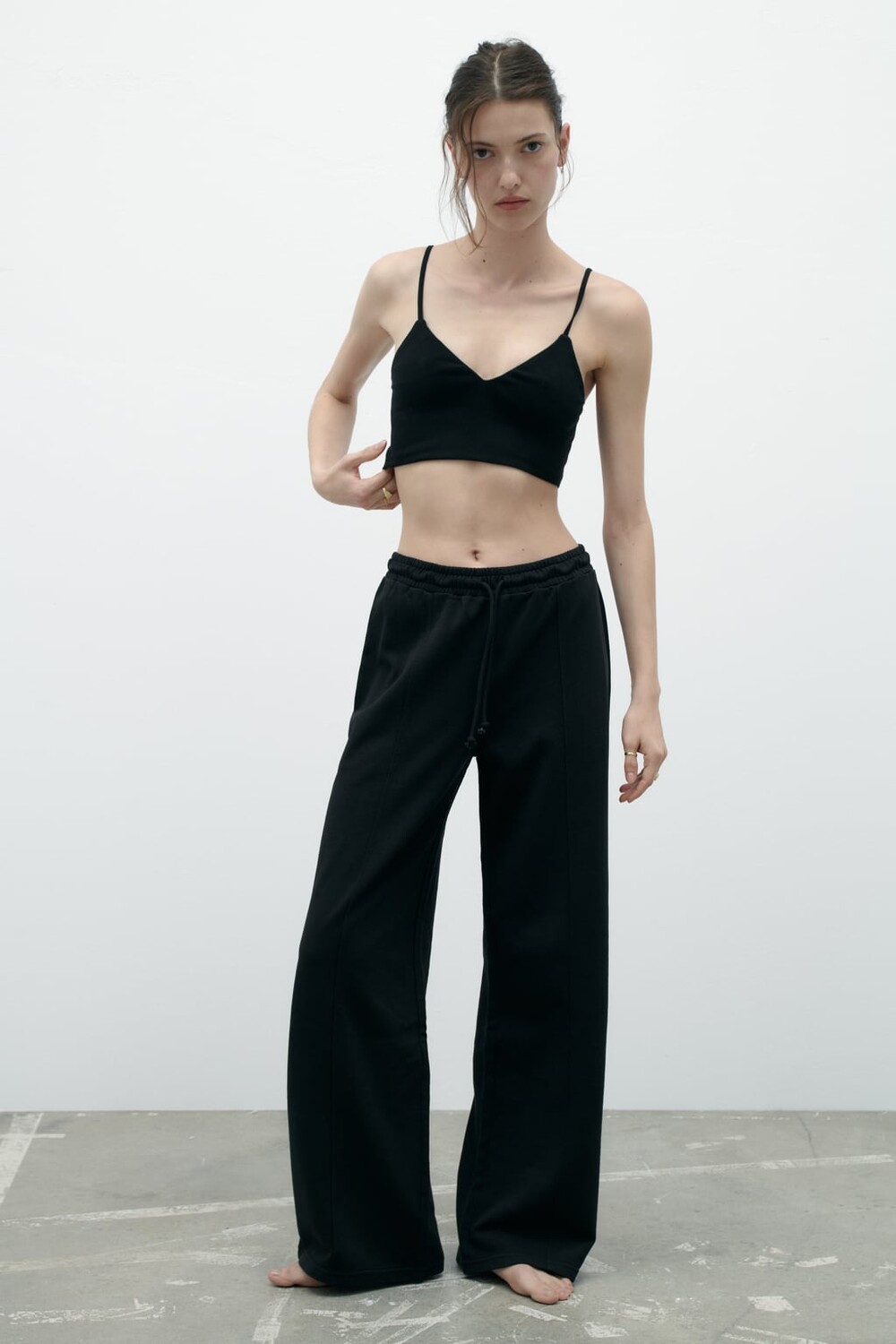 

Брюки для джоггинга прямого кроя ZARA, черный