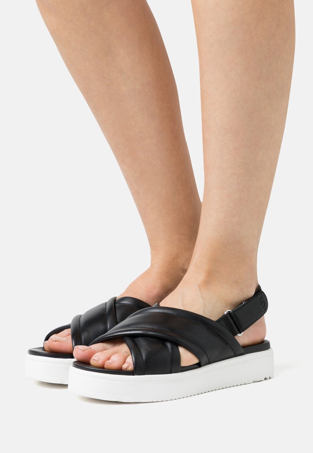 

Сандалии UGG, черный