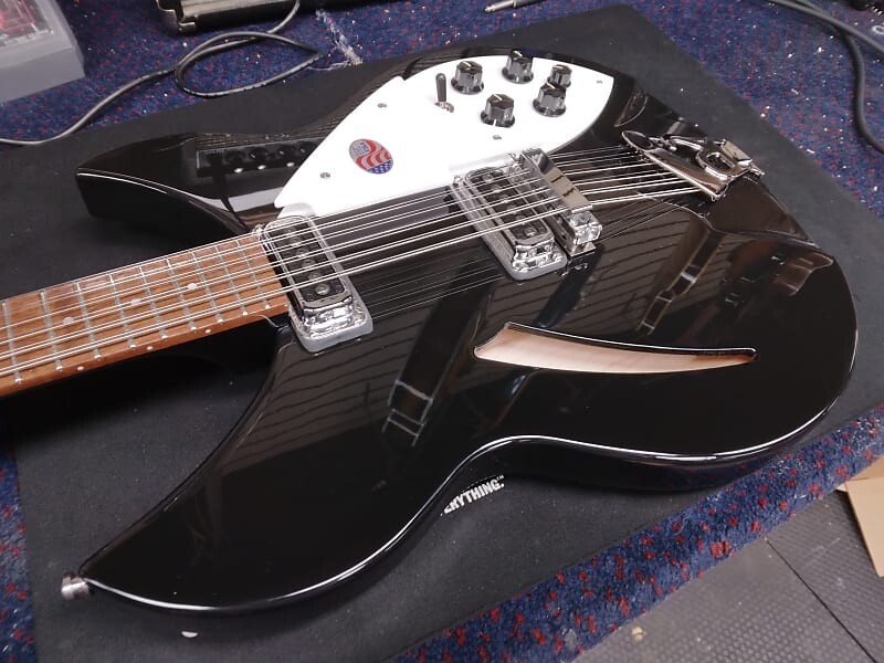 

Электрогитара Rickenbacker 330/12 in Jetglo 2023