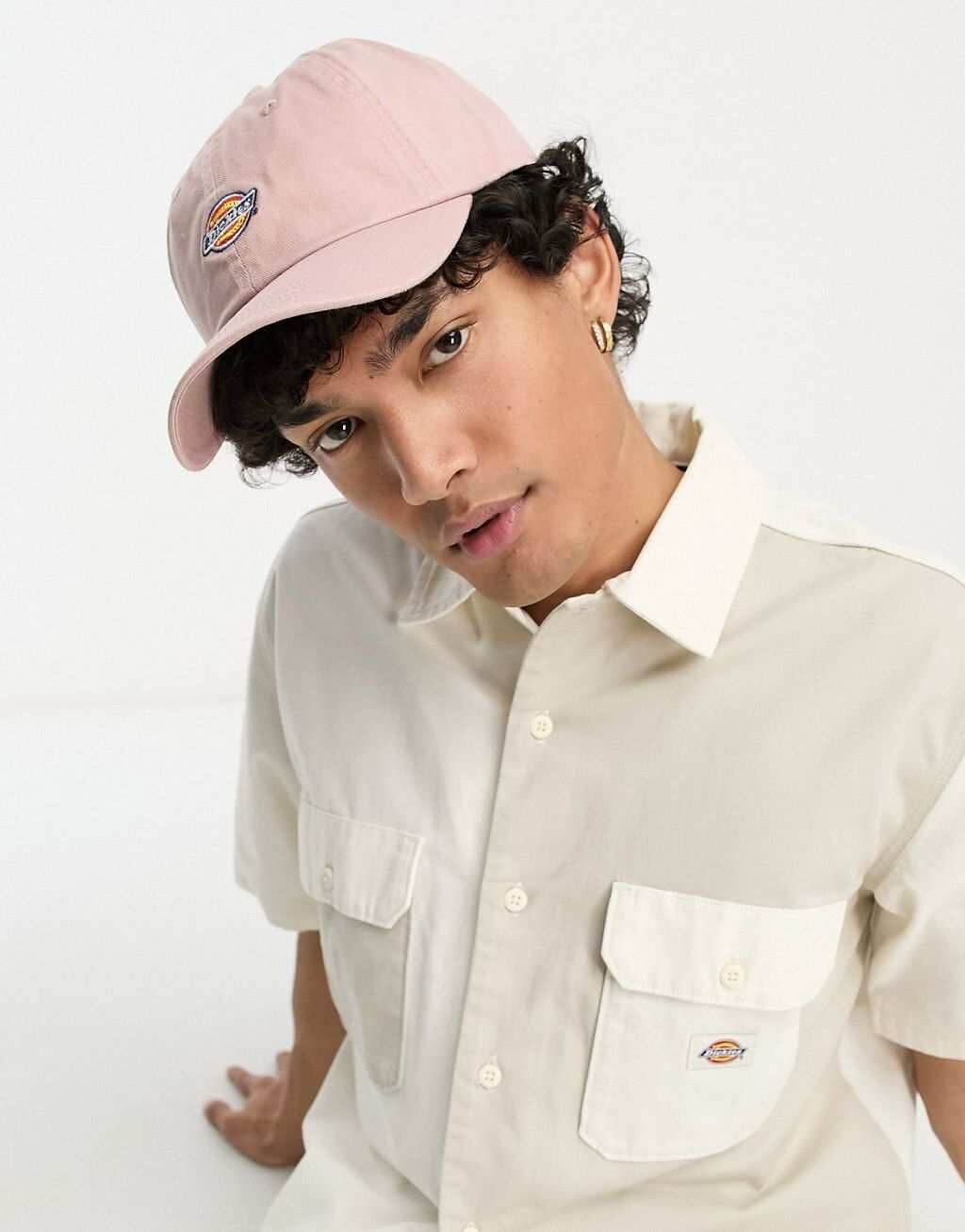 

Розовая кепка Dickies Hardwick