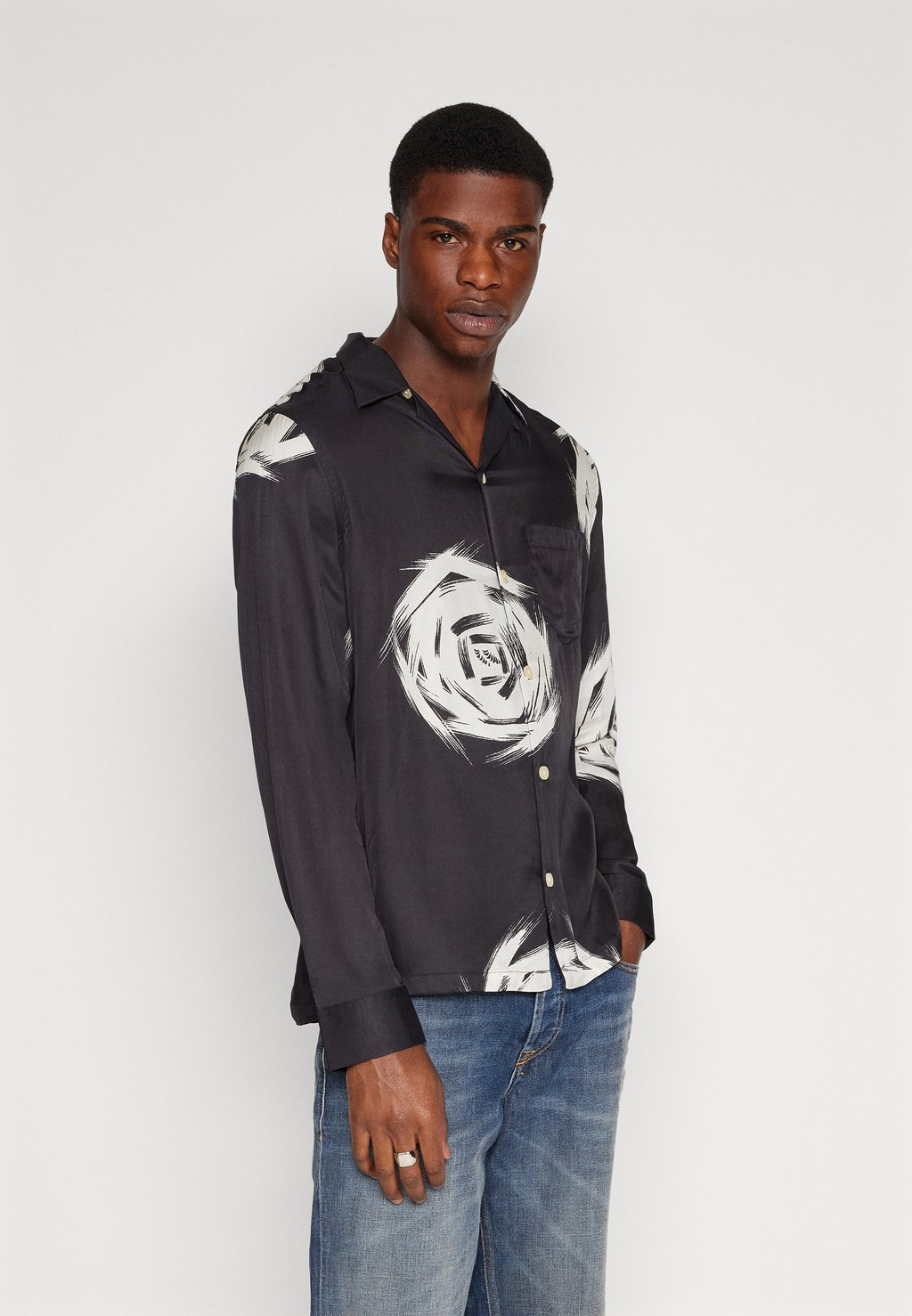 

Рубашка ROSE GALAXY SHIRT AllSaints, цвет jet black