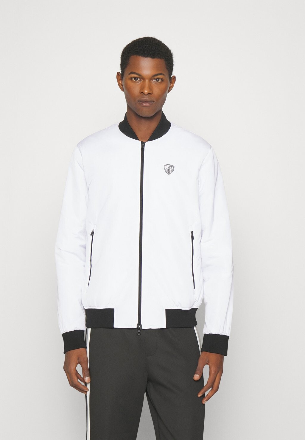 

Бомбер Chaquetas EA7 Emporio Armani КУРТКА, белый