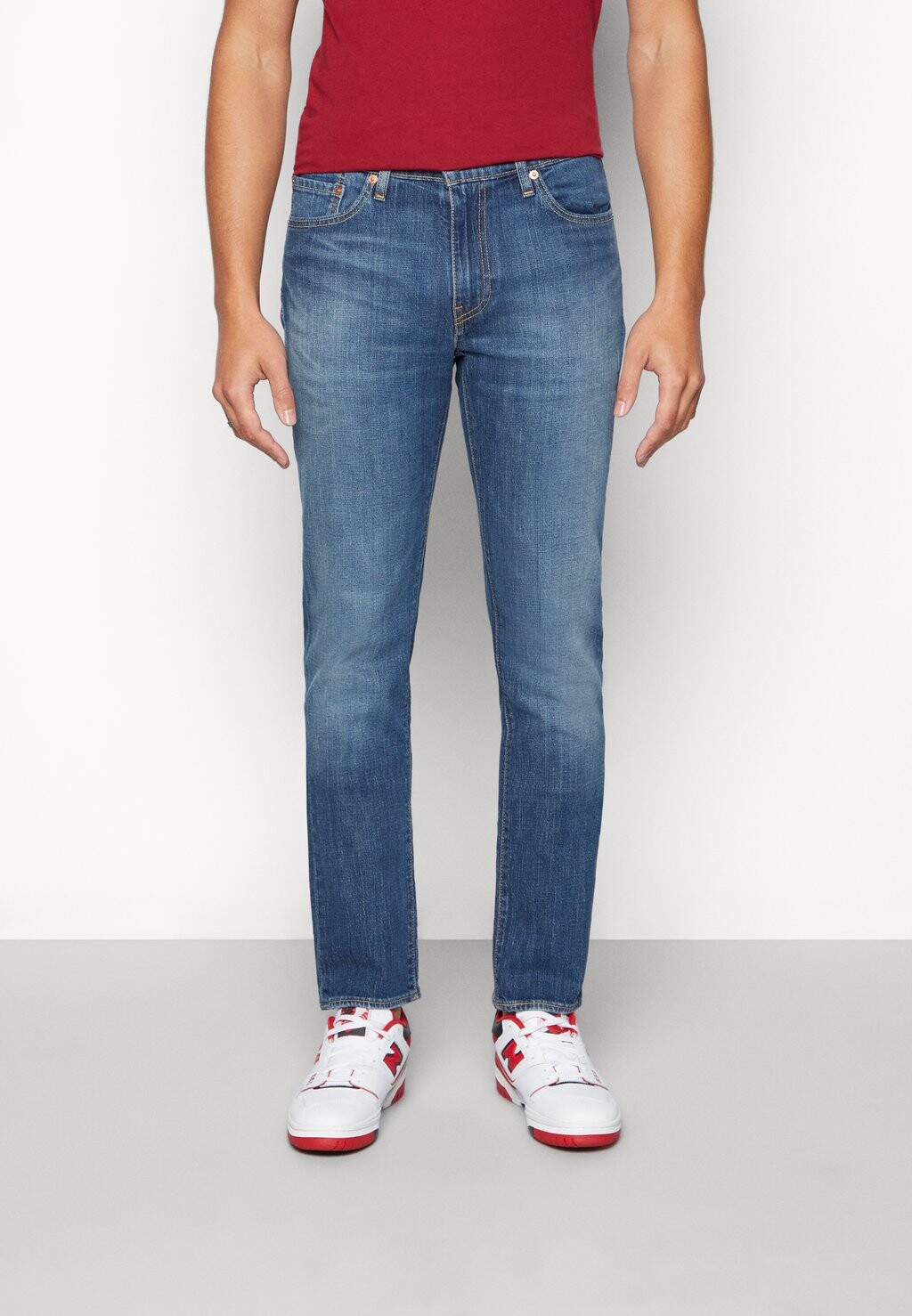 

Джинсы облегающего кроя Levi's