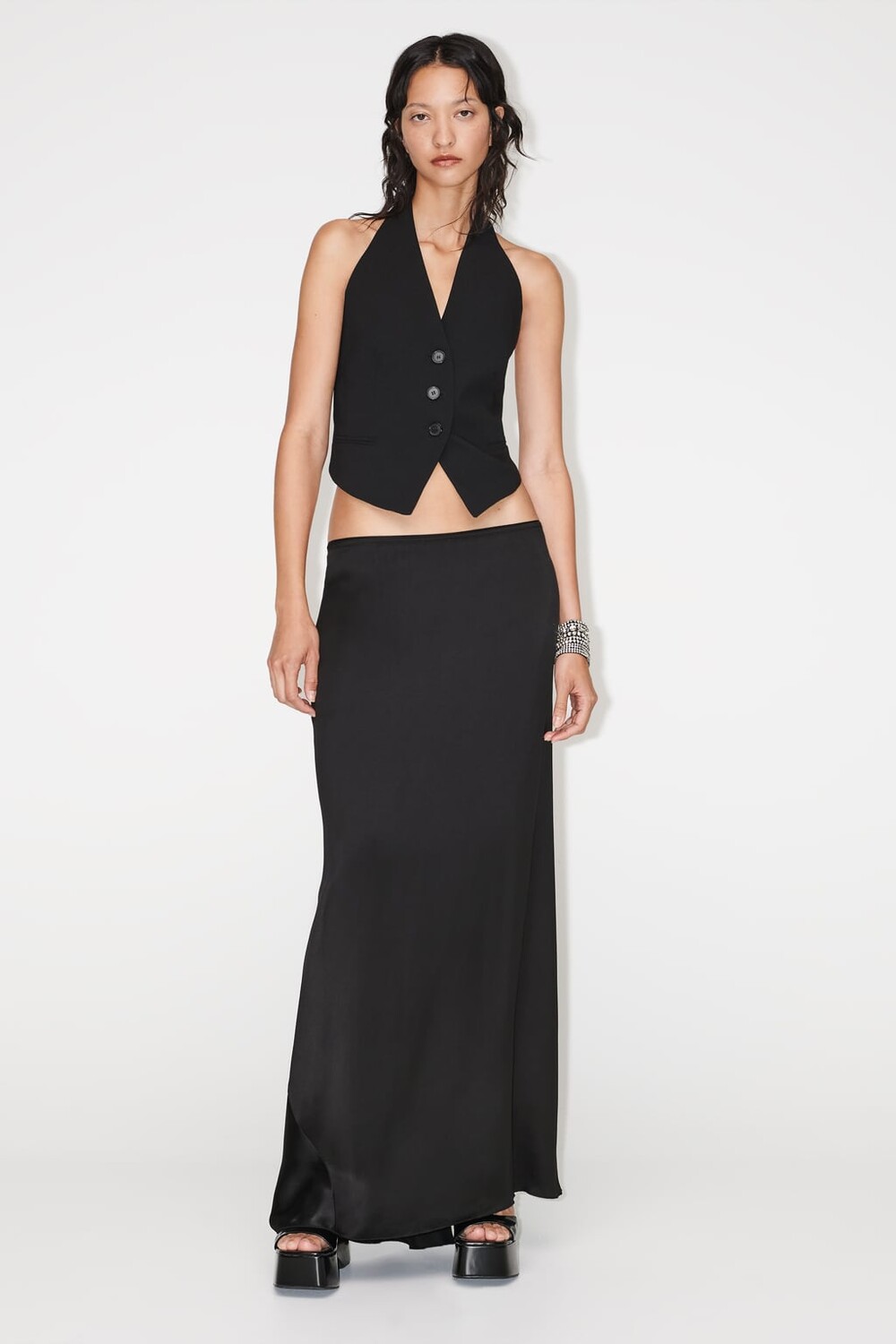 

Длинная атласная юбка ZARA, черный