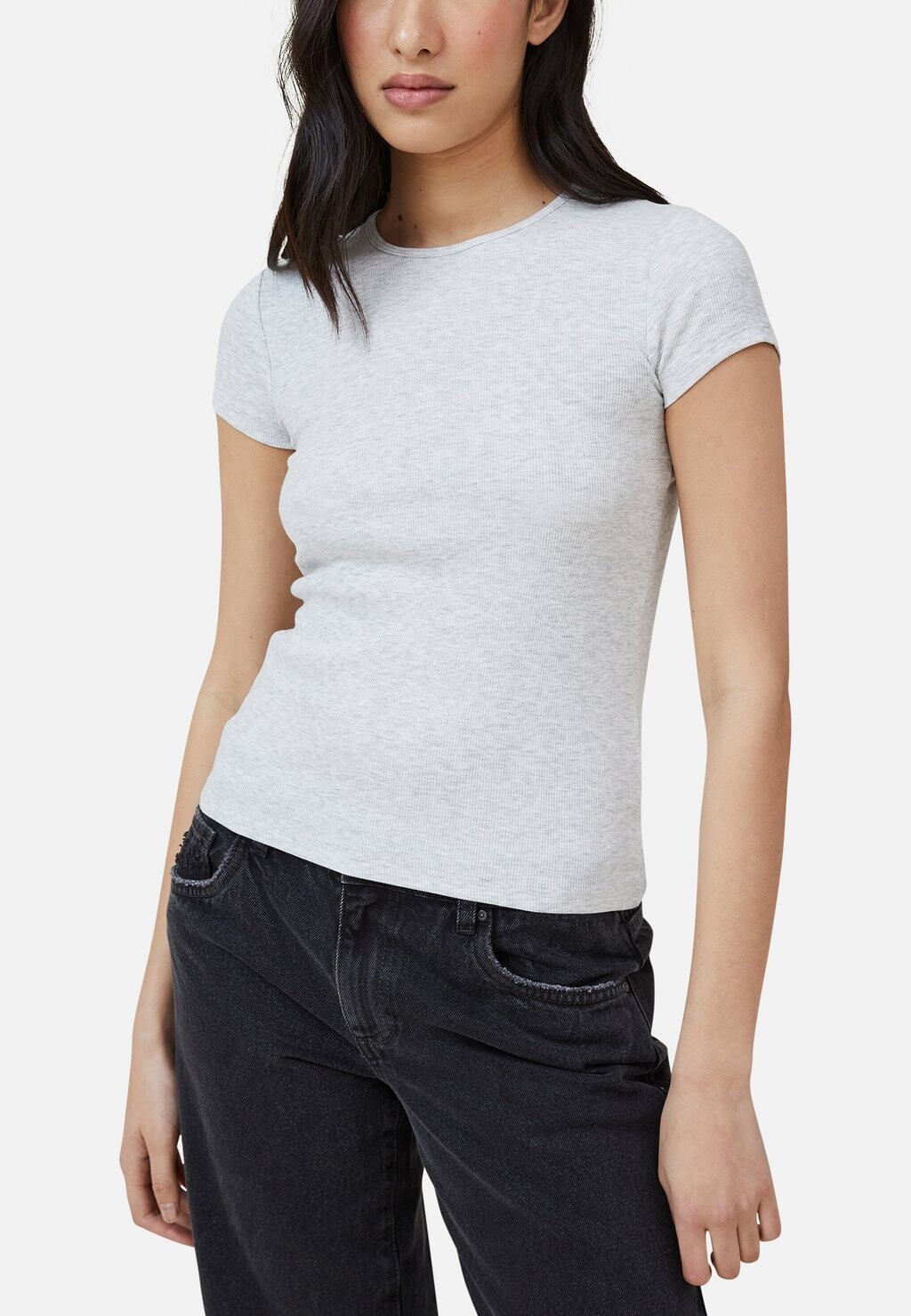 

Базовая футболка Cotton On