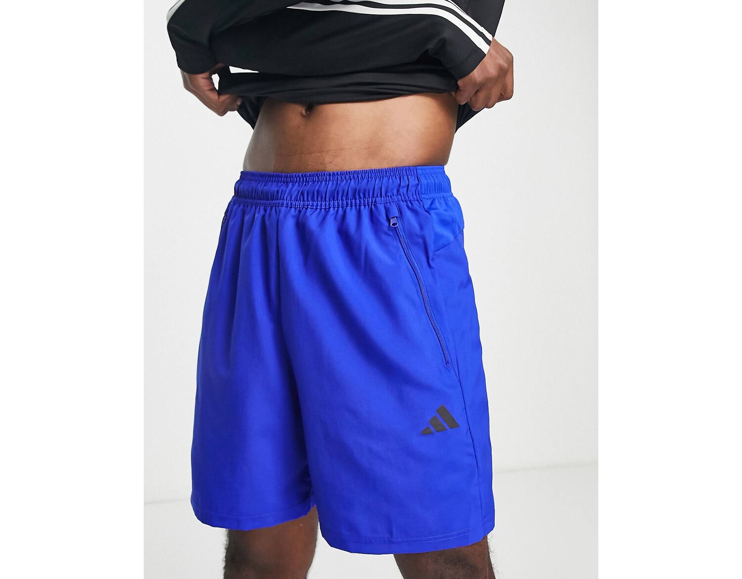 

Шорты цвета хаки с 3 полосками adidas Training Train Essentials adidas performance