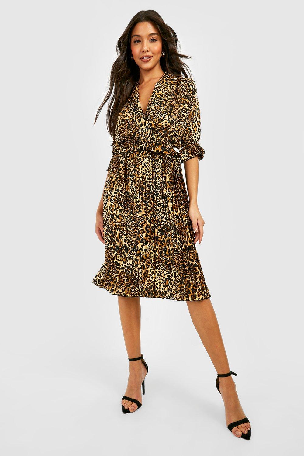 Атласное леопардовое платье миди с леопардовой плиссой Boohoo, коричневый