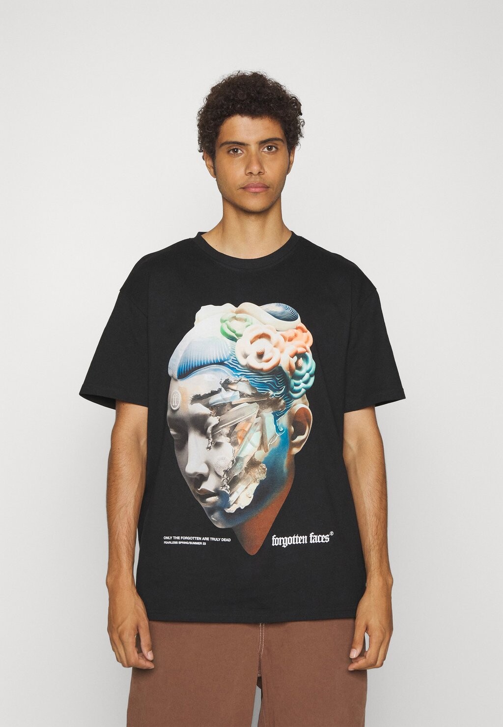 

Футболка с принтом KINTSUGI UNISEX Forgotten Faces, черный