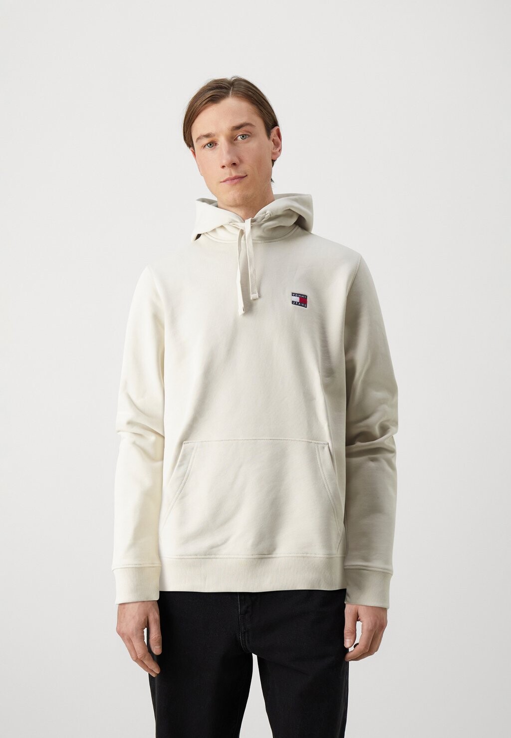 

Толстовка BADGE HOODIE UNISEX Tommy Jeans, цвет newsprint