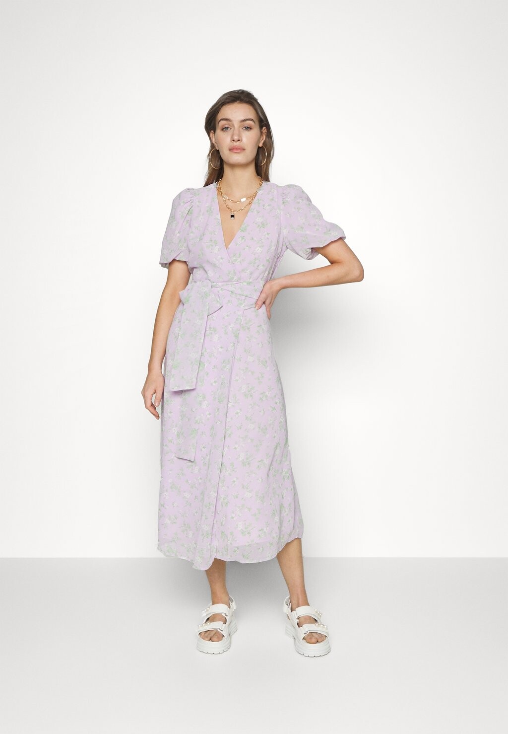 

Летнее платье Gina Tricot, фиолетовый