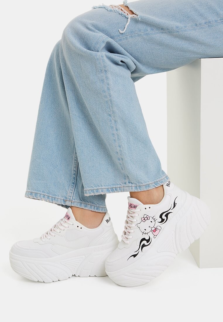 

Кроссовки Bershka, белый