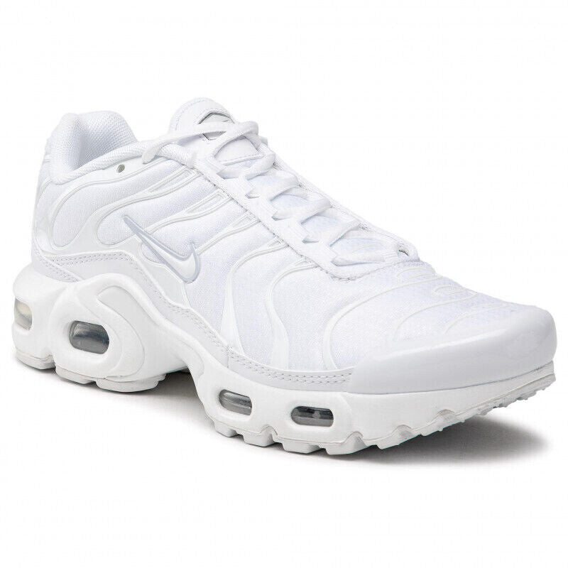 

Кроссовки Nike Air Max Plus GS CW7044-100 для мальчиков белого/серебристого металлика NR2627, белый