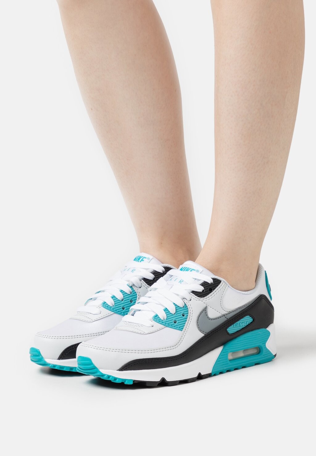 

Кроссовки Nike Air Max 90, белый / холодный серый