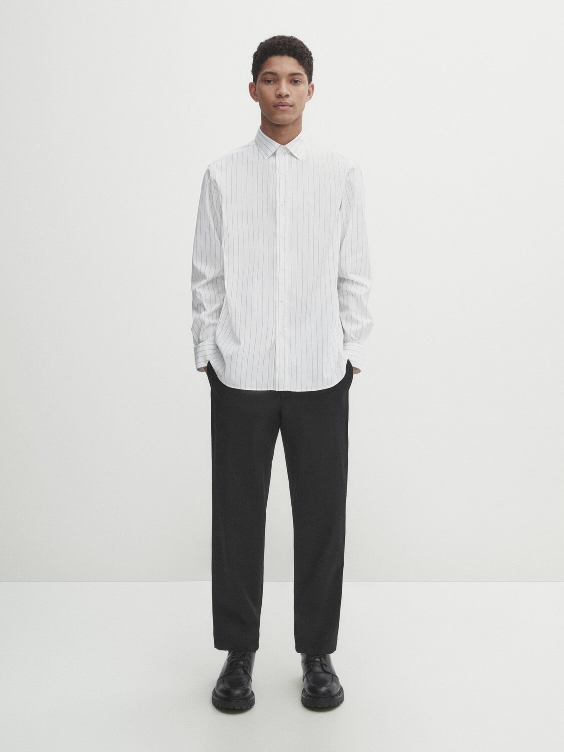 

Рубашка из хлопкового поплина в полоску стандартного кроя Massimo Dutti, белый