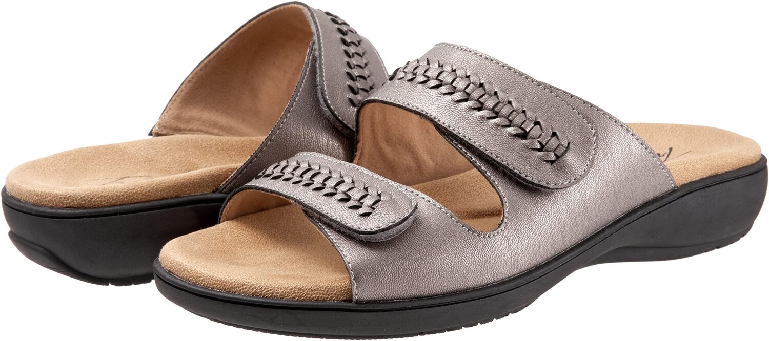 

Сандалии на плоской подошве Ruthie Woven Trotters, цвет Pewter Metallic