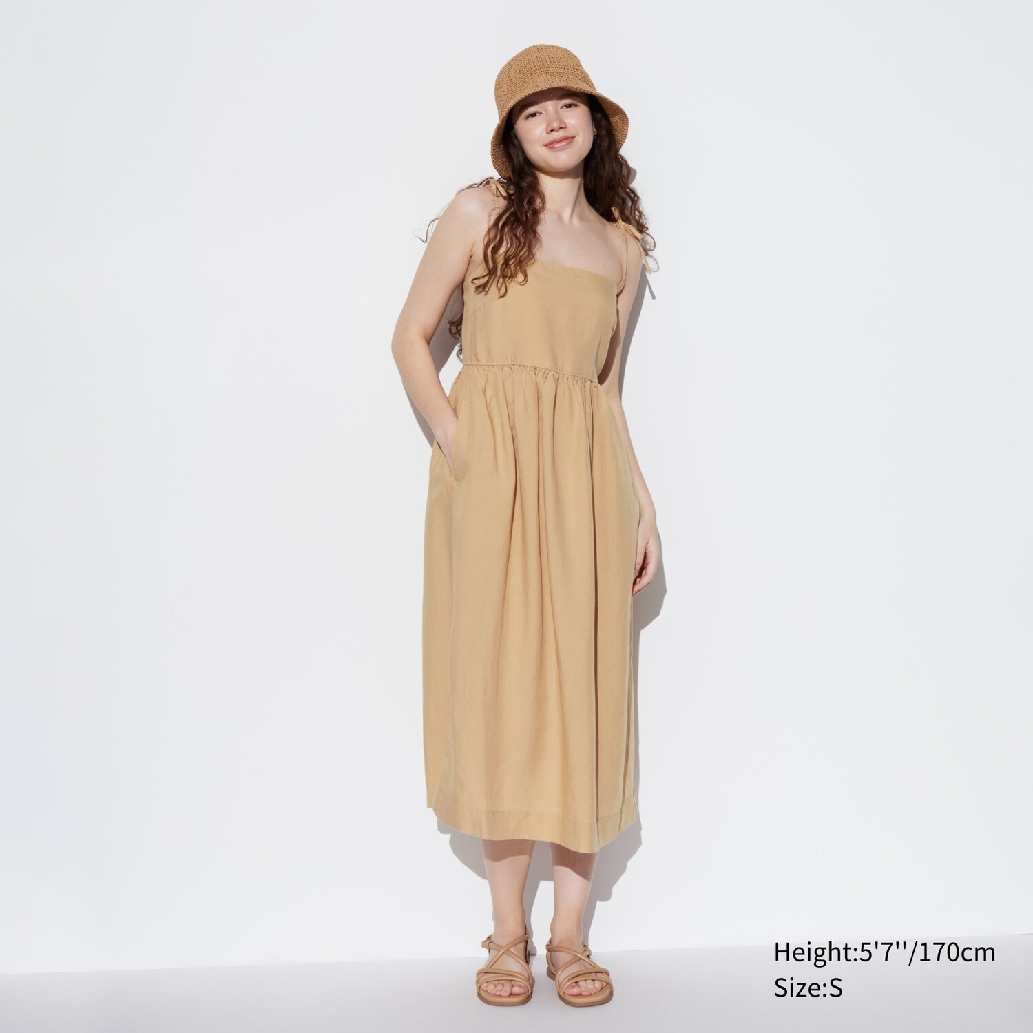 

Льняное платье на бретелях UNIQLO, бежевый