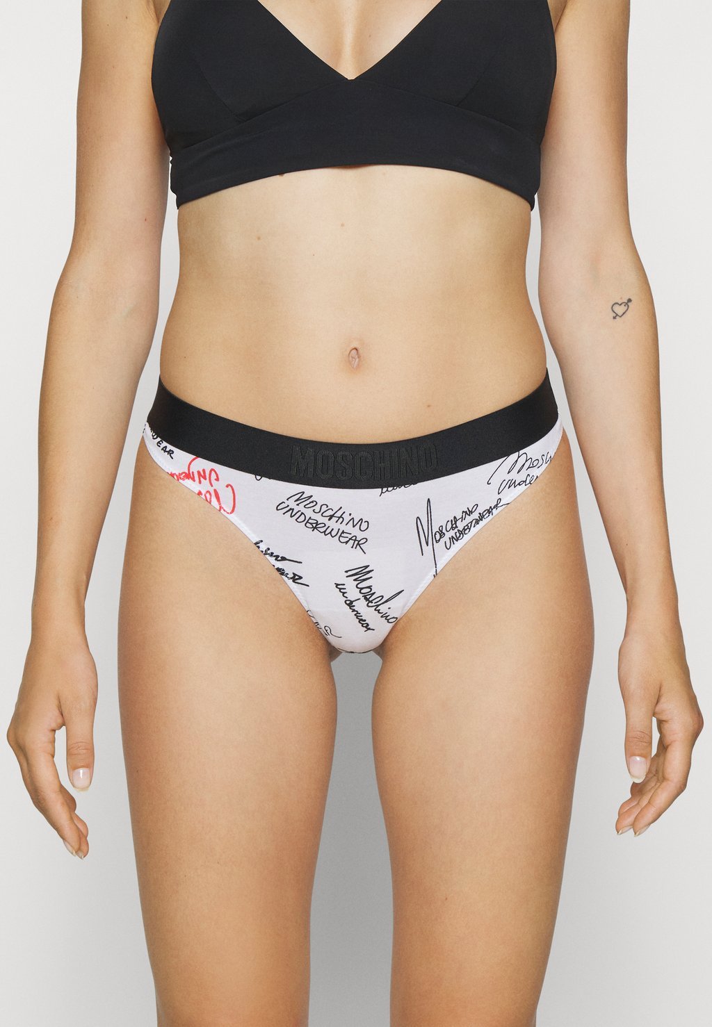 

Стринги Moschino Underwear, цвет fantasy white