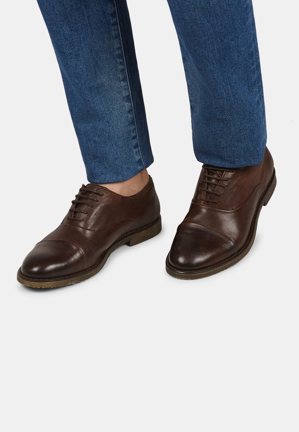 Деловые туфли на шнуровке Bata, цвет marrone
