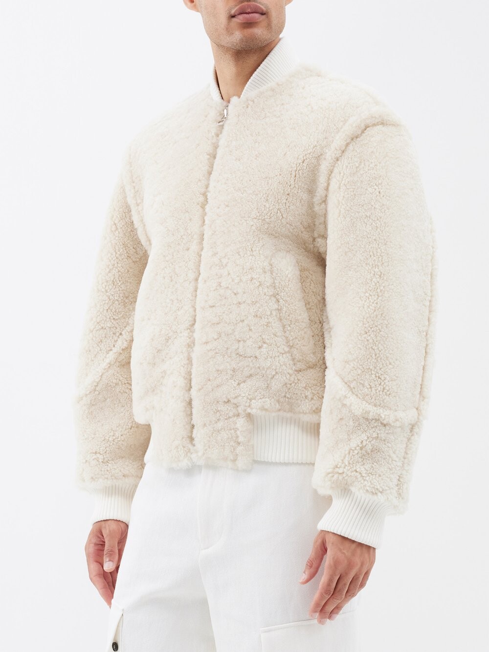 

Бомбер pilou из овчины Jacquemus, белый