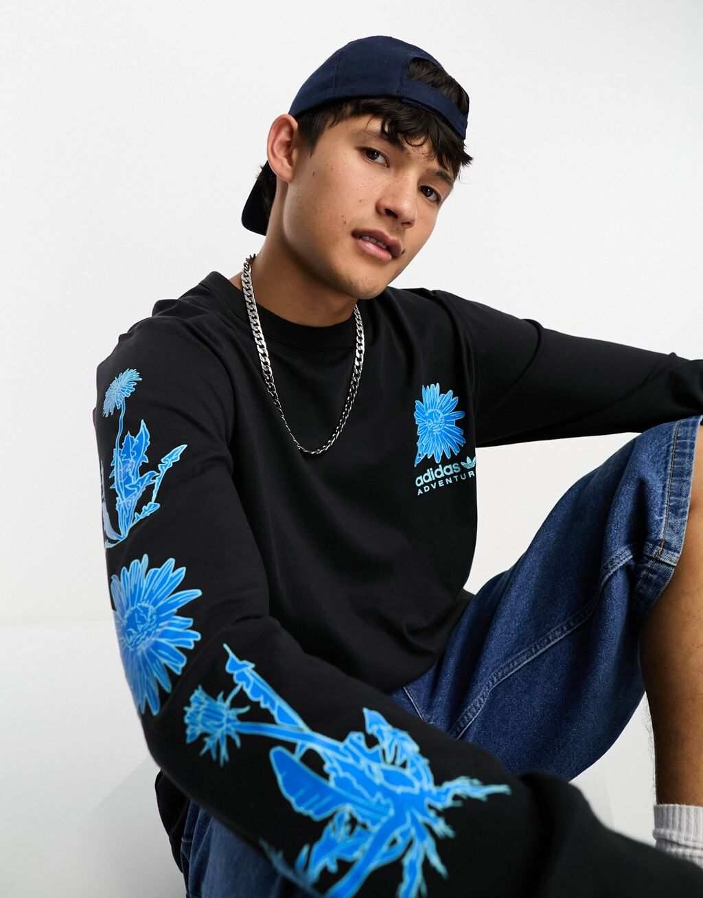 

Черная футболка с длинными рукавами и цветочным принтом adidas Originals Adventure, Черный