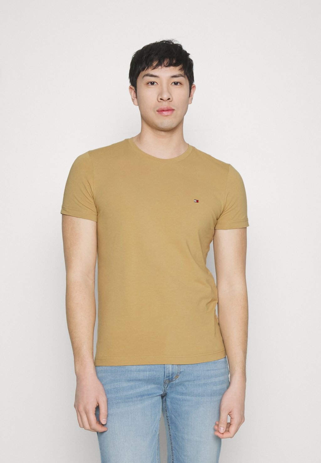 

Базовая футболка ФУТБОЛКА STRETCH SLIM FIT Tommy Hilfiger, бежевая, Бежевый