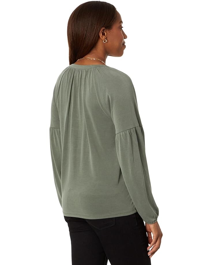 

Топ Lucky Brand Long Sleeve Notched Neck Sandwash Top, цвет Dusty Olive