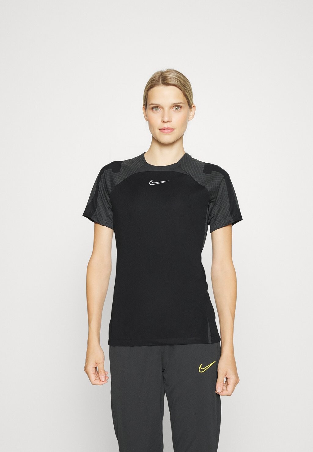 

Спортивная футболка Nike, Черный