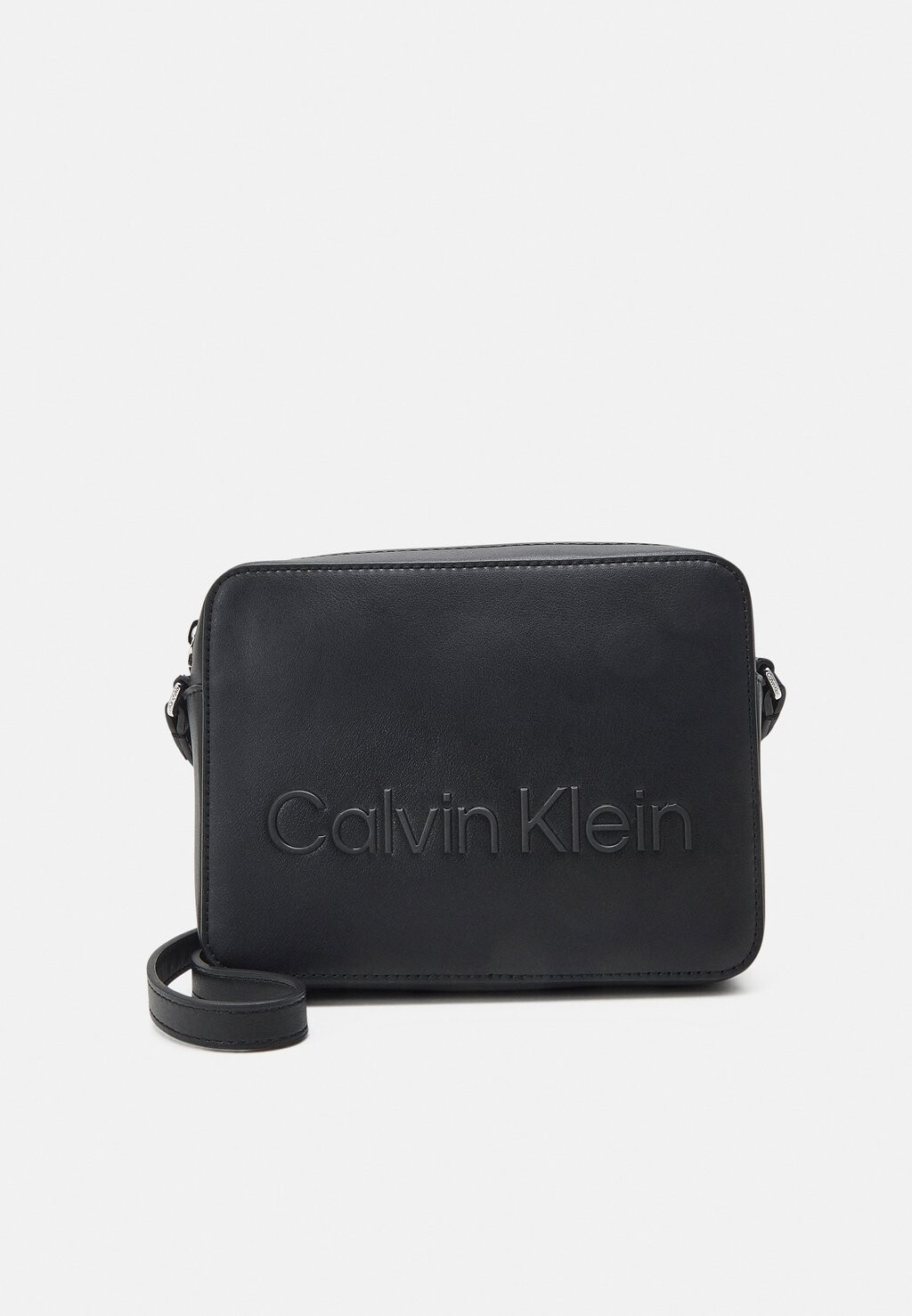 

Сумка через плечо Calvin Klein, черный