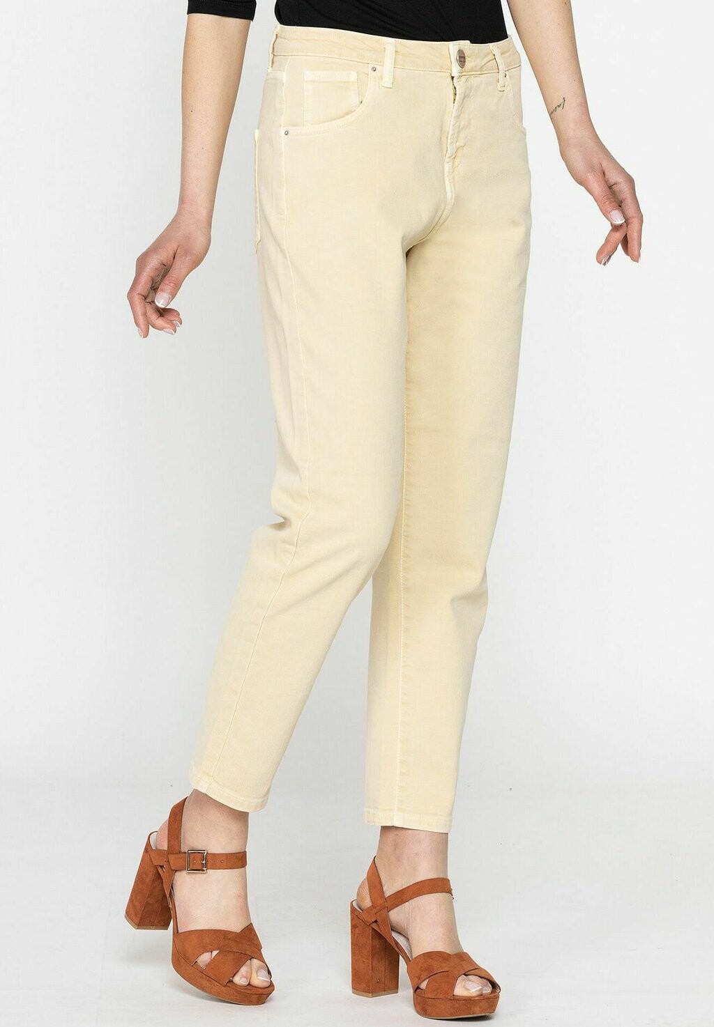 

Джинсы прямого кроя Carrera Jeans