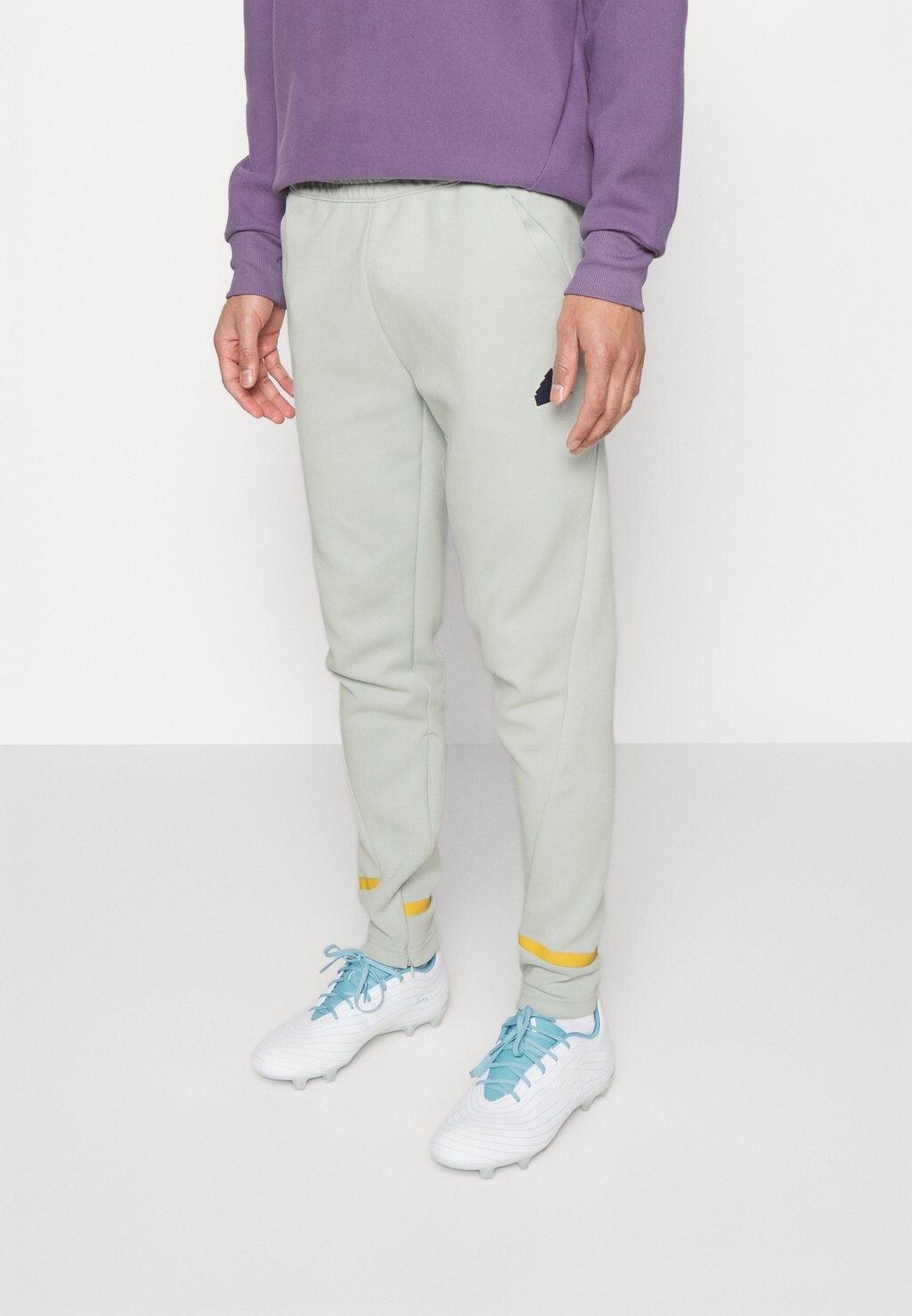 

Спортивные брюки Adidas