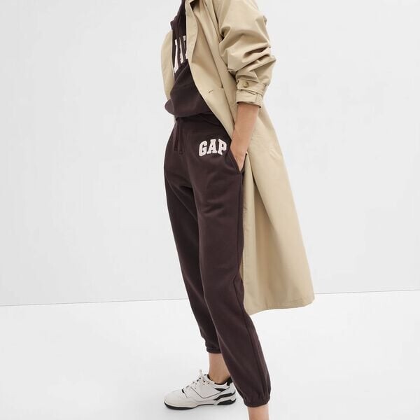 Флисовые леггинсы с вышитым логотипом Gap, коричневый