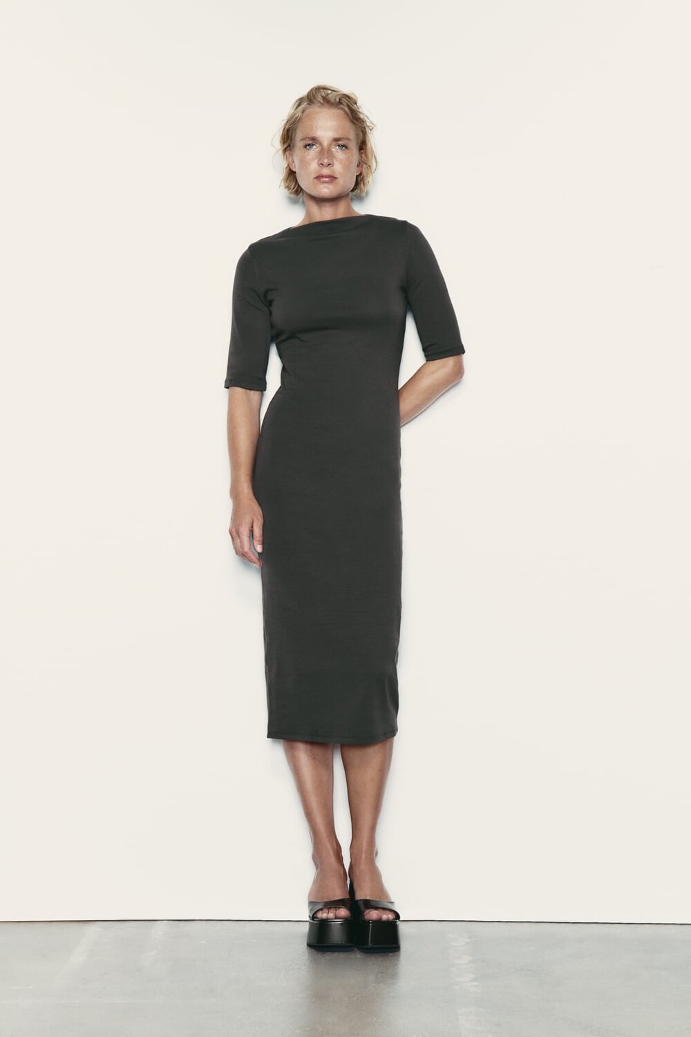 

Хлопковое платье миди ZARA, серый