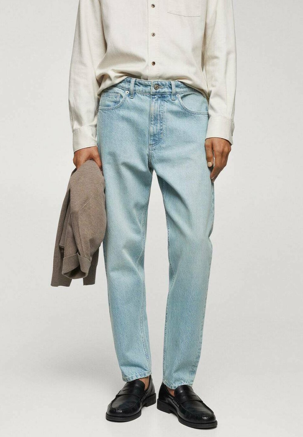 

Джинсы зауженного кроя Mango, цвет bleach blau