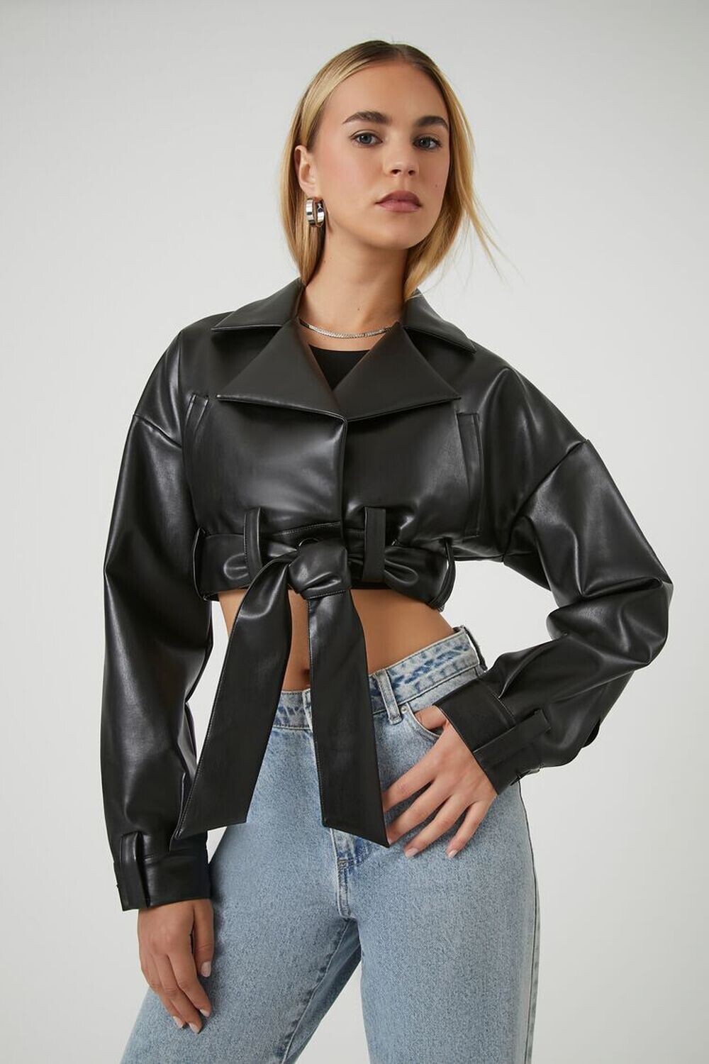 

Укороченная байкерская куртка из искусственной кожи Forever 21, черный