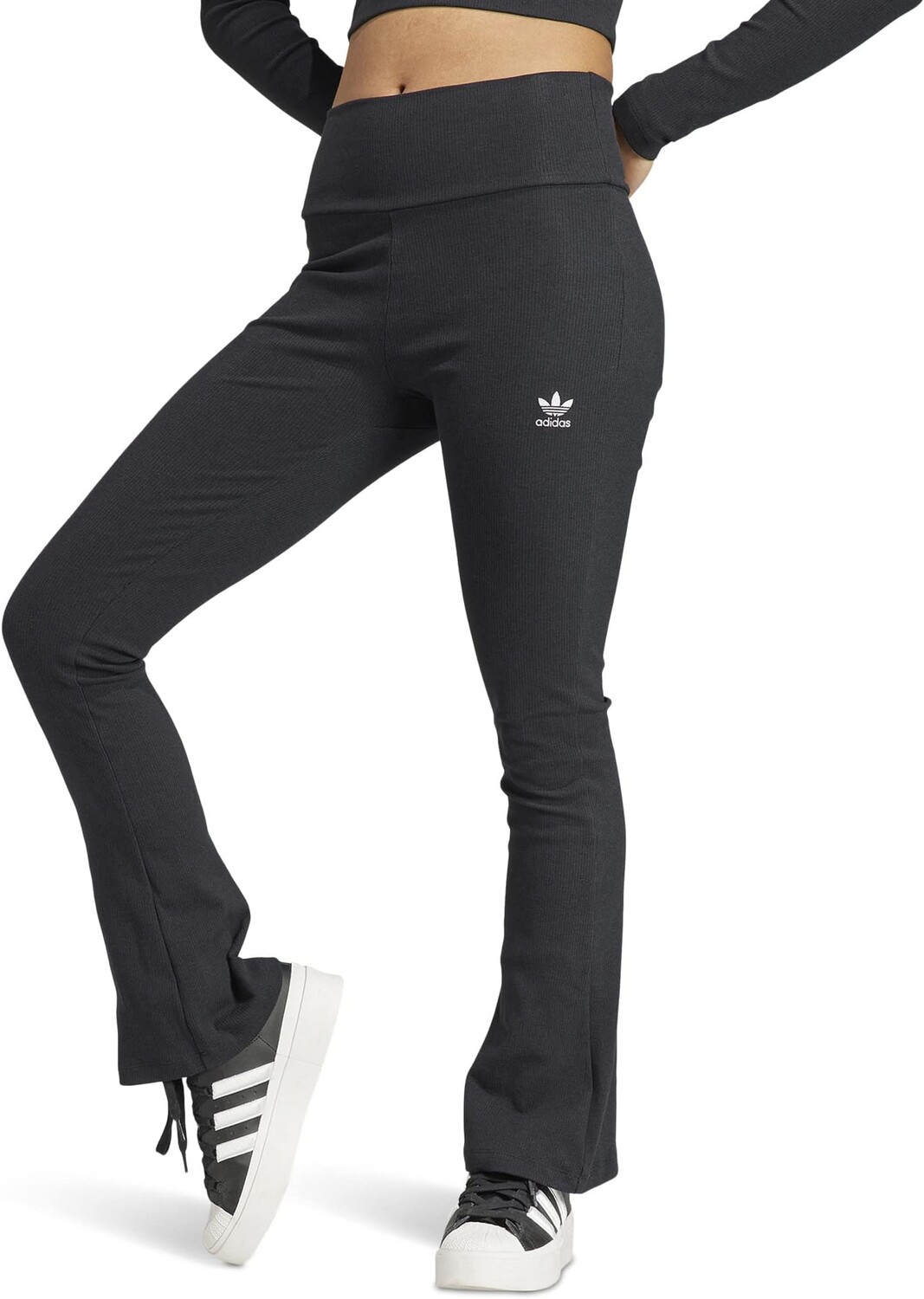 

Расклешенные брюки в рубчик Essentials adidas, черный