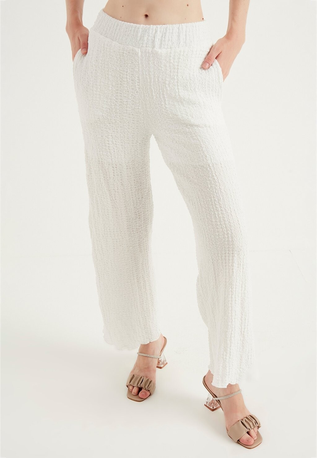 

Брюки TEXTURED Herita, цвет white