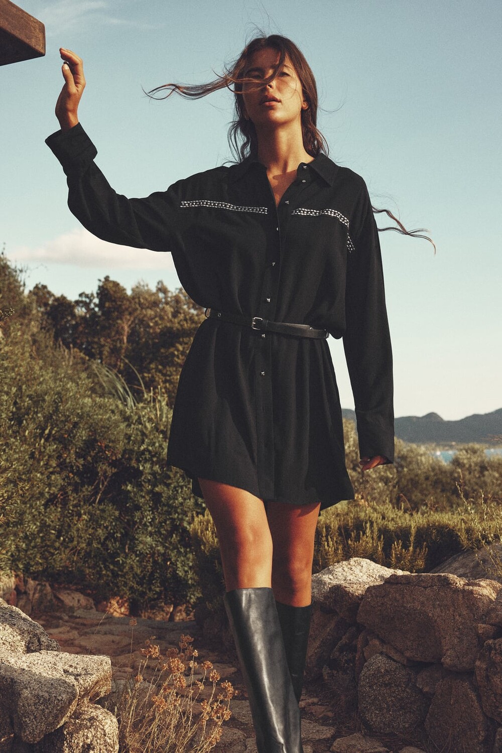 

Платье мини с заклепками и поясом ZARA, черный
