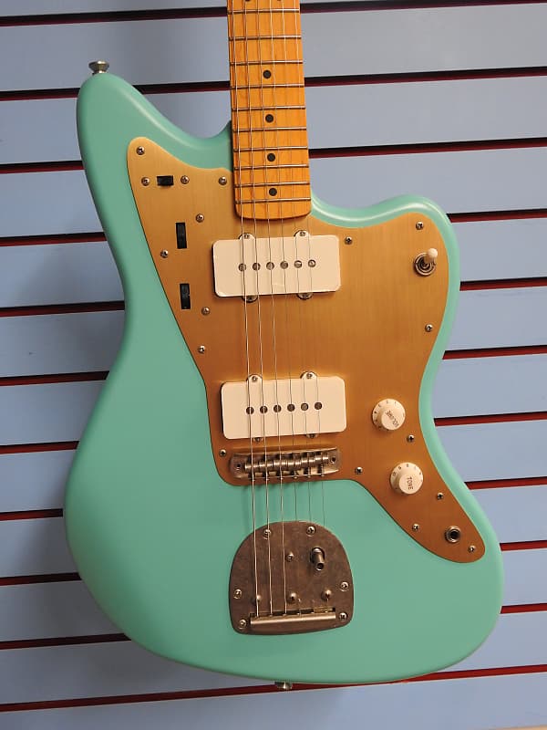 Электрогитара Squier 40th Anniversary Jazzmaster Vintage Edition - Satin Sea Foam Green 40 year old gifts vintage 1982 limited edition 40th birthday t shirt best seller
