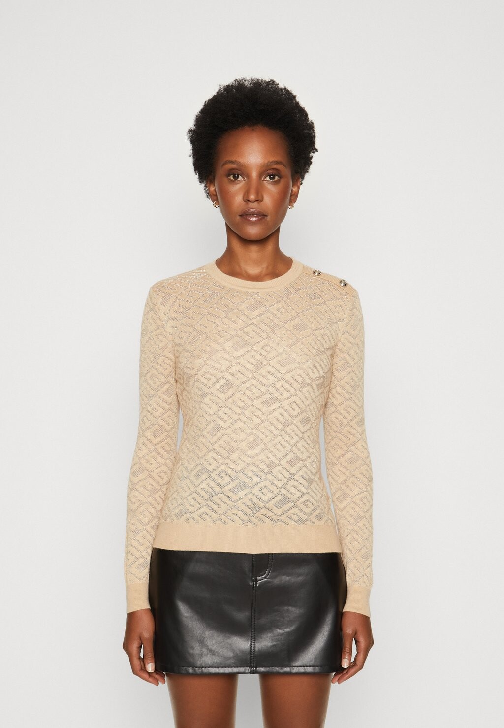 

Свитшот Guess CHELSEA LOGO, цвет foamy taupe