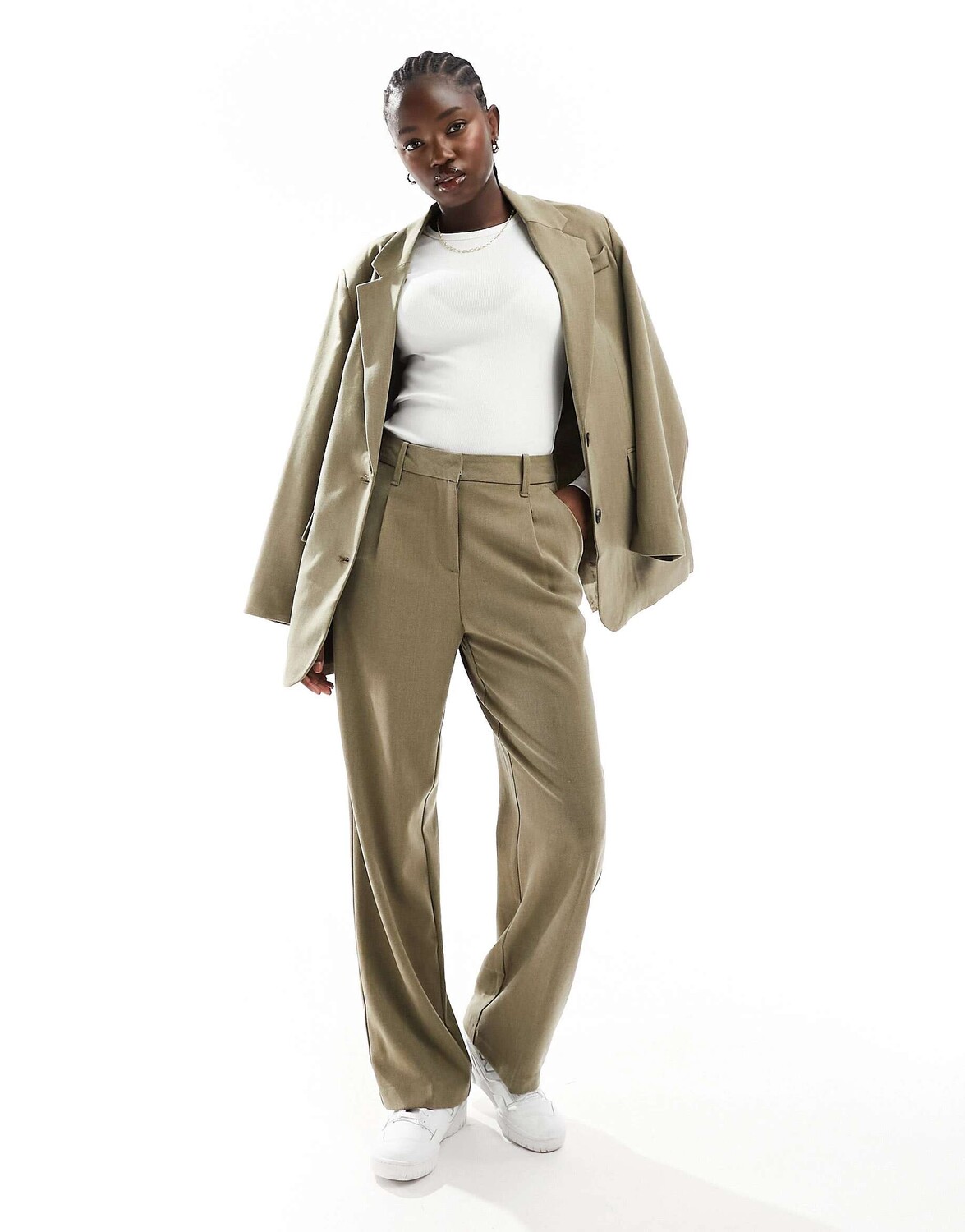 

Бежевые брюки прямого кроя строгого кроя Vero Moda