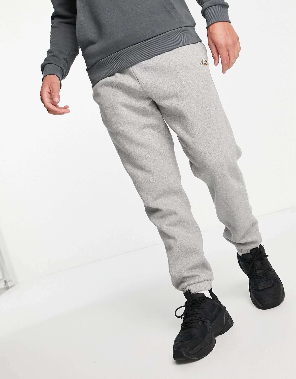 

Серые джоггеры с логотипом Dickies Mapleton
